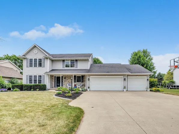 W5851 Sweet Clover Dr, Appleton, WI 54915