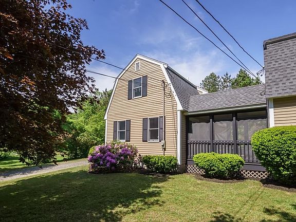 2nd image of 94 Bachelor St #1