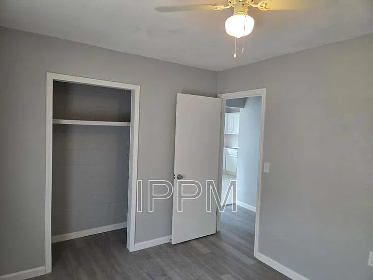 1141 W Acacia Ave #8 — Photo 8