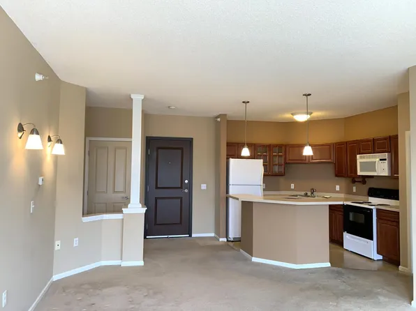 649 Old Highway 8 NW APT 237, New Brighton, MN 55112