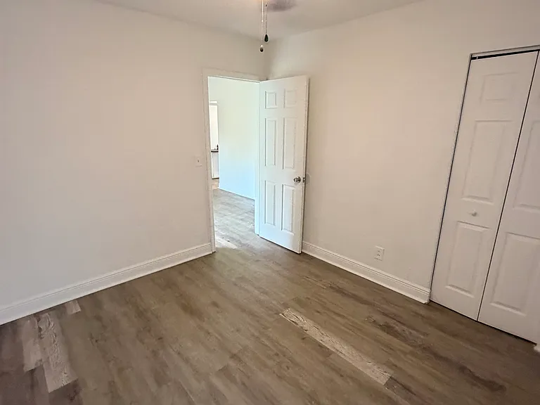 5709 Arthur St — Photo 10