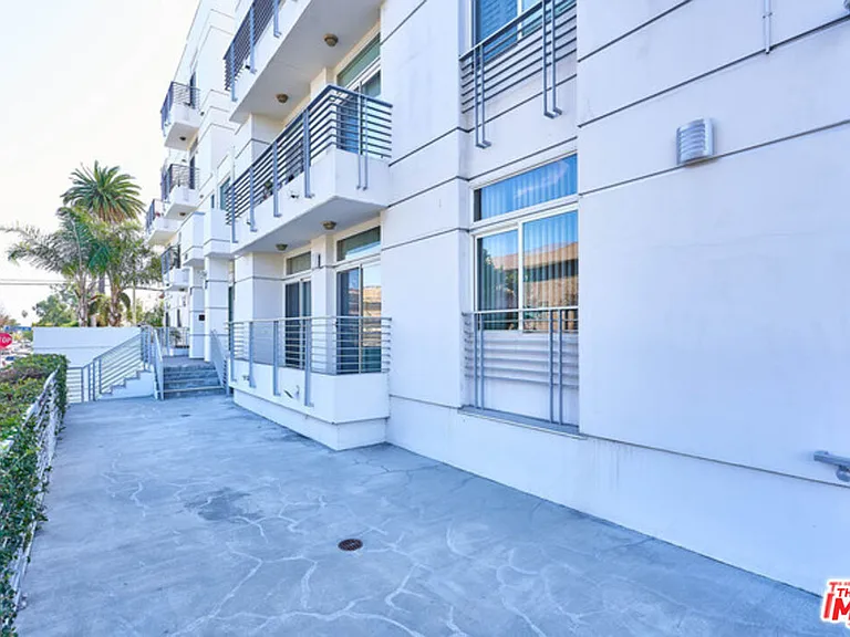 401 N Serrano Ave #105 — Photo 5