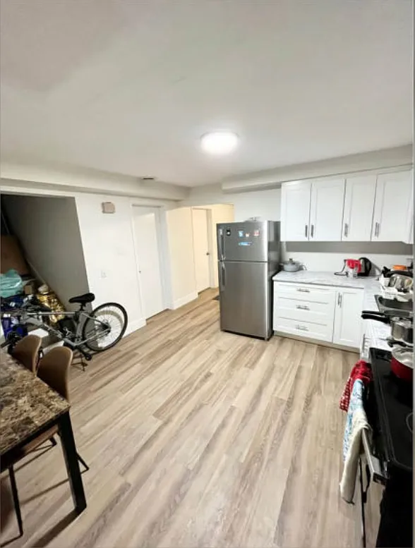 Building Photo - 158 Neill St #B
