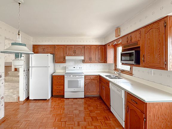4th image of 8417 W Johanna Dr