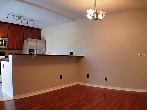 4th image of 5292 Willow Ct #502