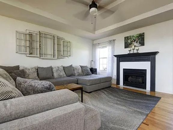 3rd image of 2801 W Riverbluff Dr
