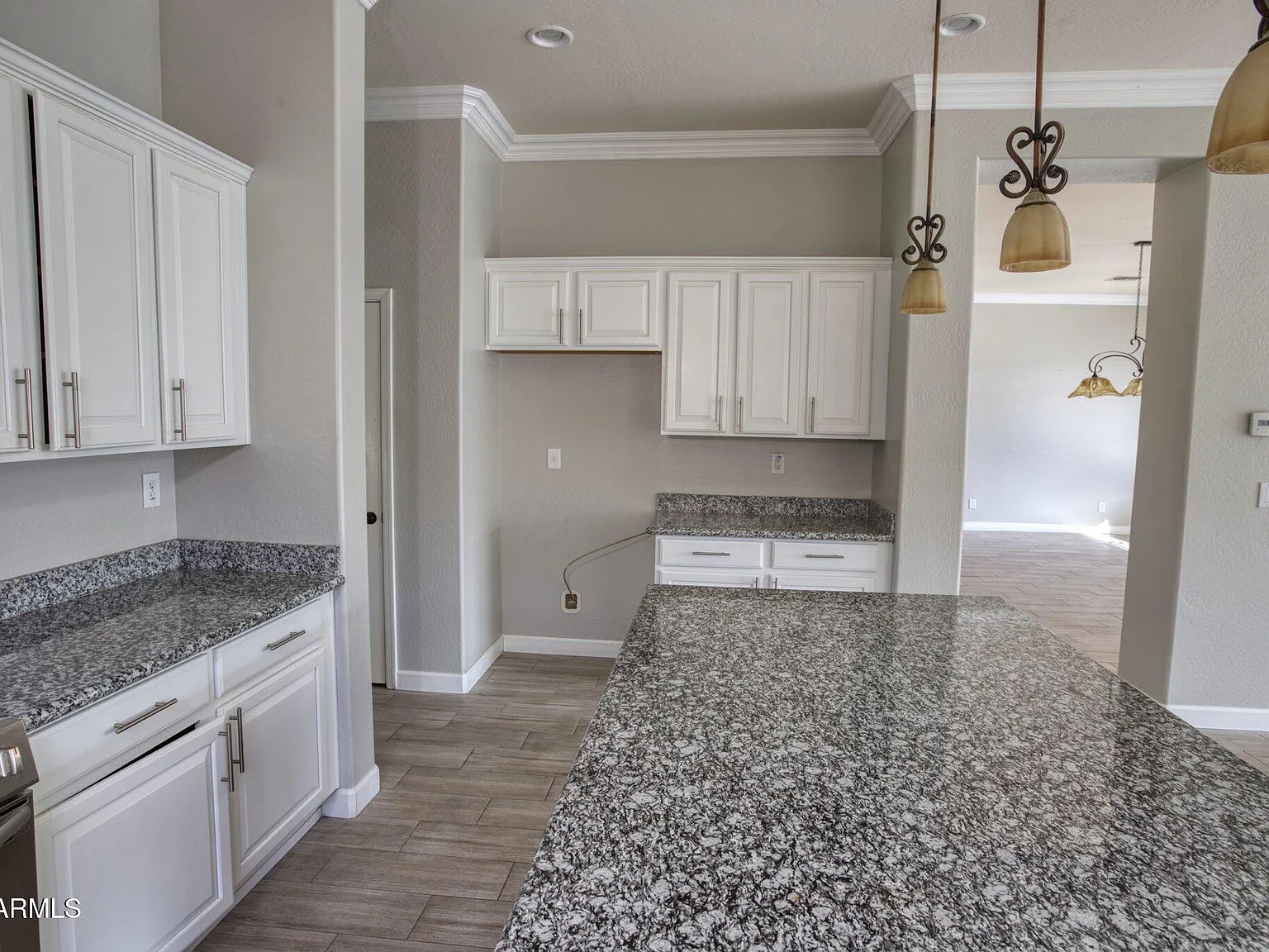 4 bed, 2.5 bath, 2666 sqft, $3,100 — Photo 4