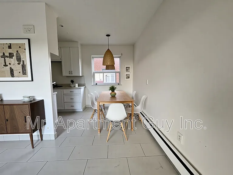 37 Wellington St S #3D — Photo 2