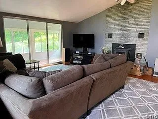 2567 Lake Moraine Rd — Photo 3