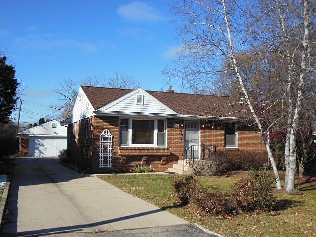 1st image of 116 Dawn Ave