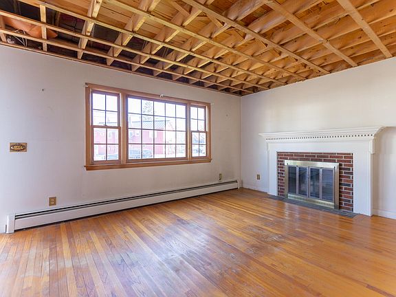 4th image of 5 Chamberlain Ave