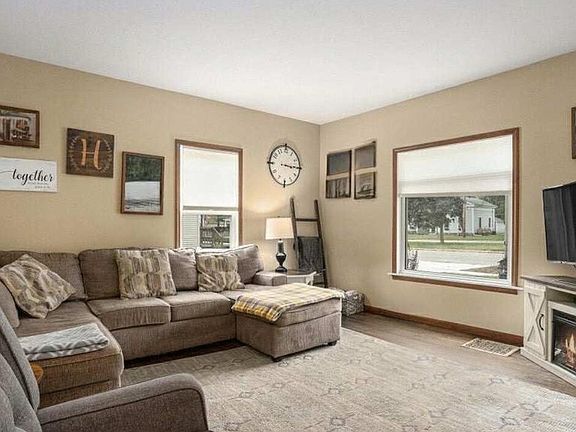 4th image of 311 S Marshall Ave