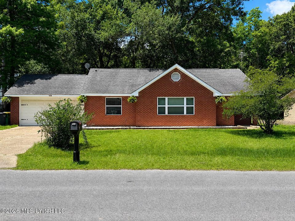 1st image of 3225 Riverbend Rd
