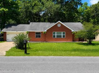 3225 Riverbend Rd, Moss Point, MS 39562