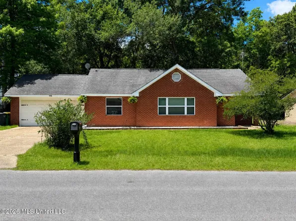 3225 Riverbend Rd, Moss Point, MS 39562