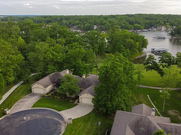 768 Resplander Way, Sunrise Beach, MO 65079