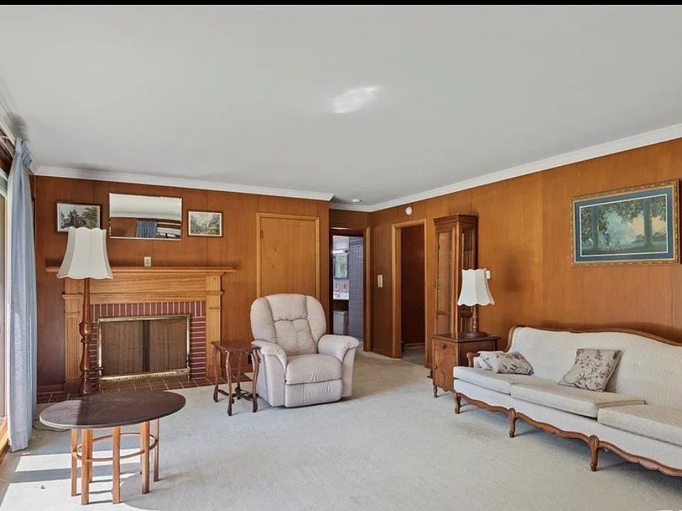 141 Circle Dr