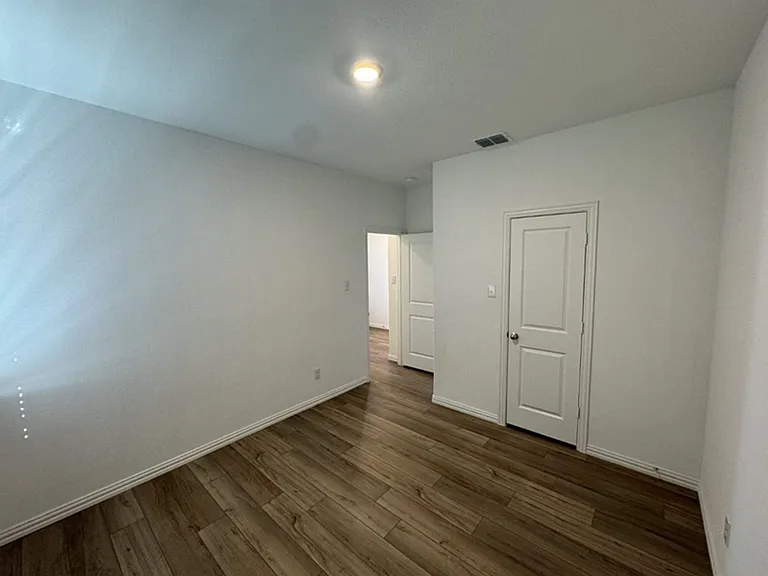 1105 Daffodil St — Photo 8