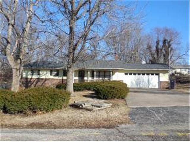 1st image of 801 Hawthorne Dr