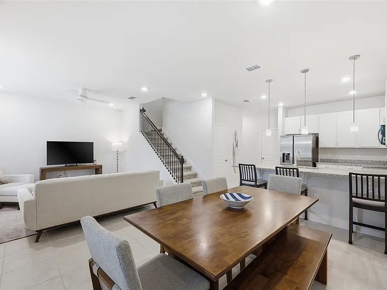 6917 Five Oaks Dr — Photo 7