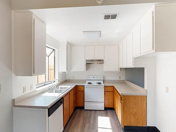 3rd image of 9817 Heartwood Way