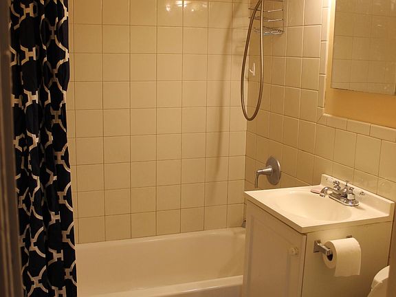 4th image of 88 W Washington Ave #1