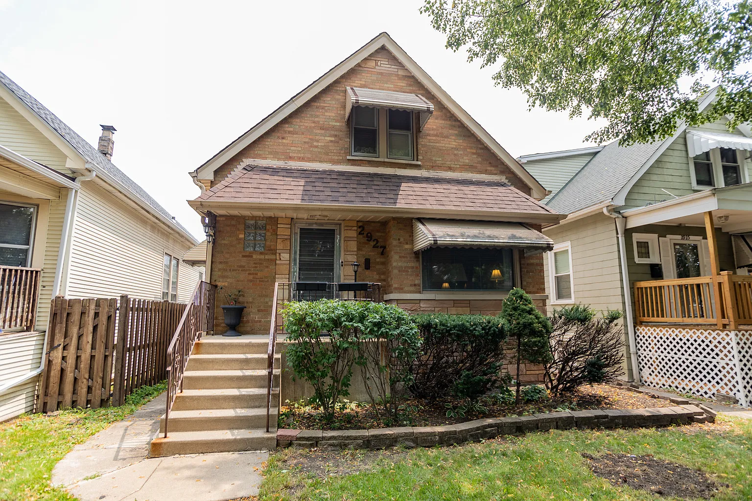 2927 N Oak Park Ave photo 1