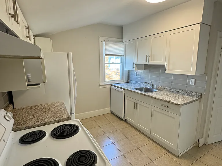 2177 Dougall Ave #1 — Photo 7