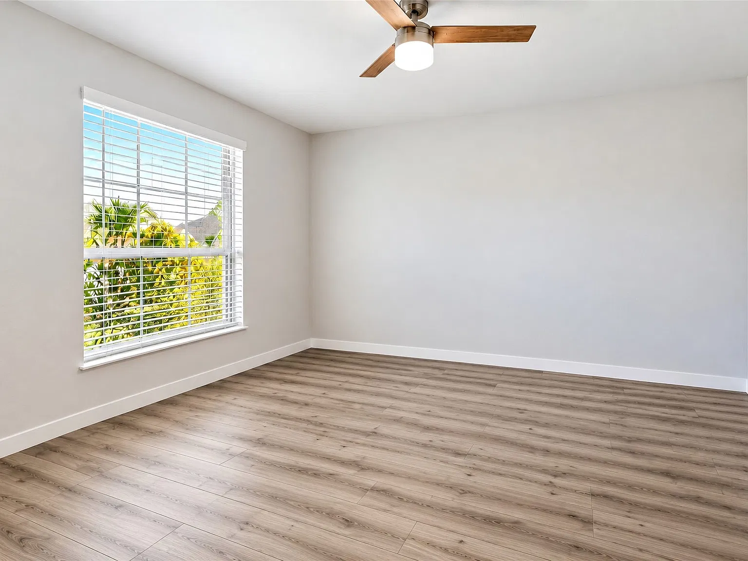 5 bed, 3.0 bath, 3044 sqft, $3,595 — Photo 3