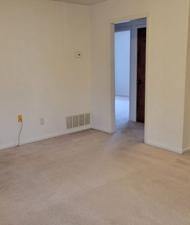1st image of 402 Mary St #203