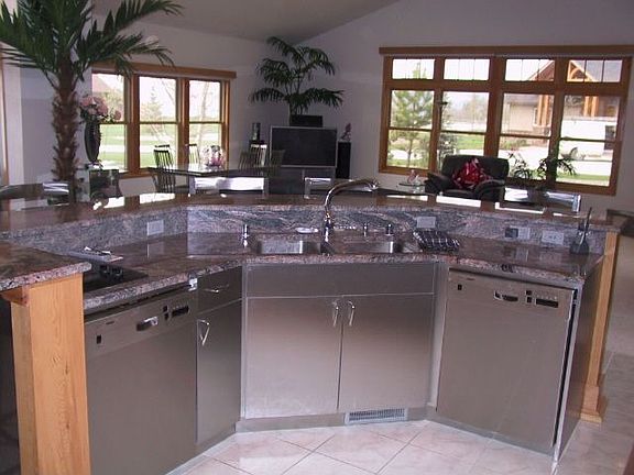 Dual Bosch Dishwashers makes Cleanup a Snap