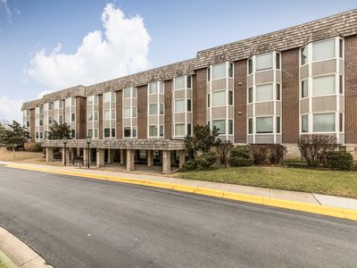 400 Ascot Dr APT 1H, Park Ridge, IL, 60068