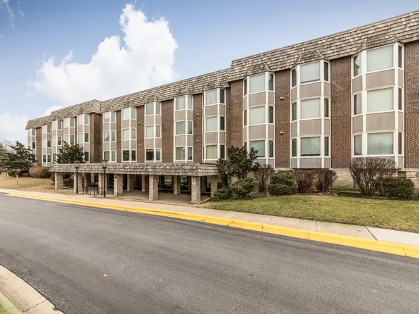 400 Ascot Dr APT 1H, Park Ridge, IL 60068