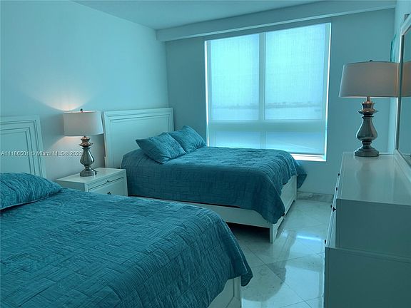 4th image of 1900 N Bayshore Dr APT 3201