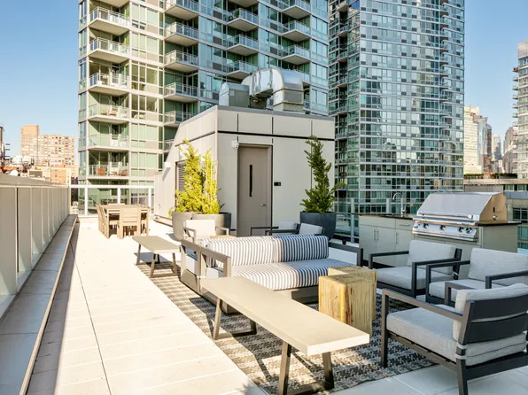 515 West 36th Street image 20 of 22