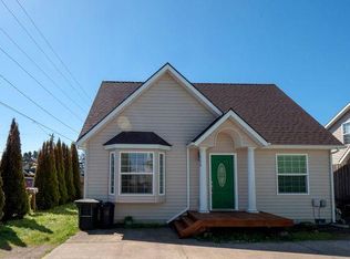 410 Delmonte Ave, Tillamook, OR 97141