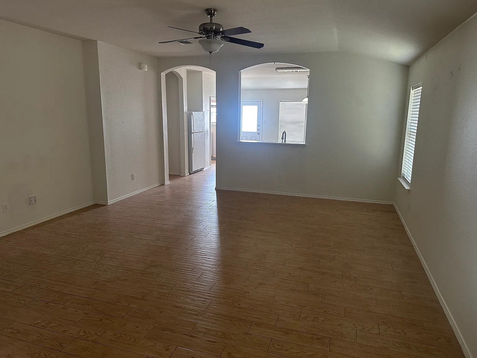 3 bed, 1700 sqft, $1,800 — Photo 2