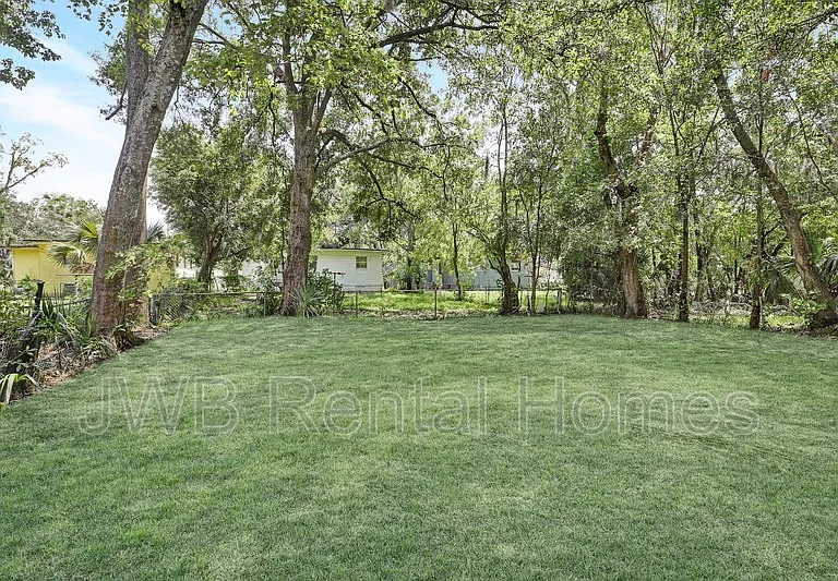 2262 Kingston St — Photo 15
