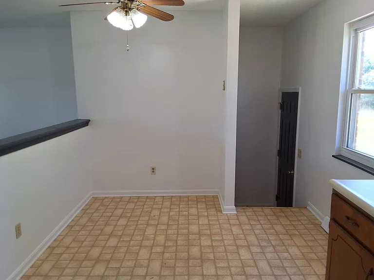 111 Cherrywood Dr — Photo 6