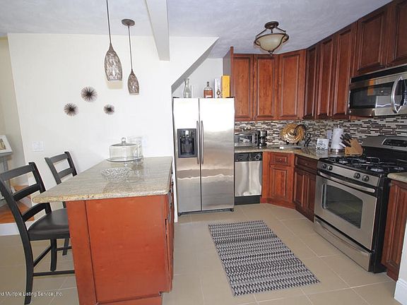 5th image of 360 Barlow Ave APT 11A