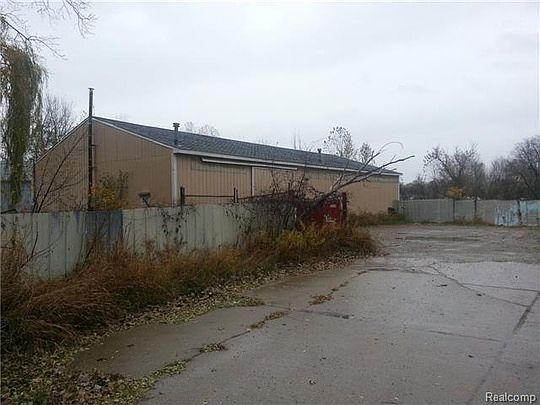 2nd image of 3370 Warren Dr