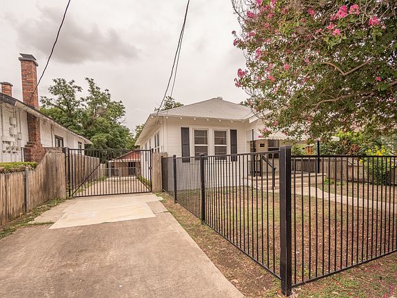 2nd image of 1418 W Ashby Pl #1