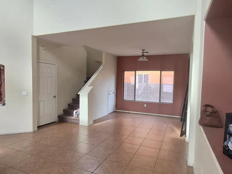 2404 E Calle Lena Verde — Photo 10