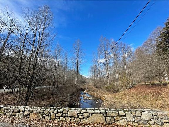 2nd image of 7092 Silver Creek Ln