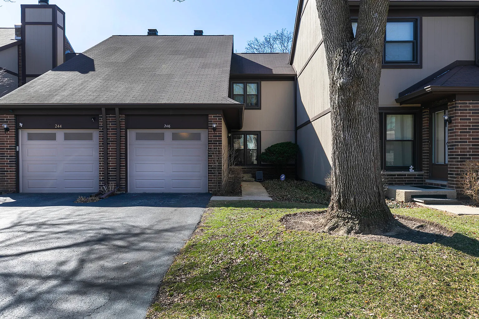 246 Shadowbend Dr photo 1