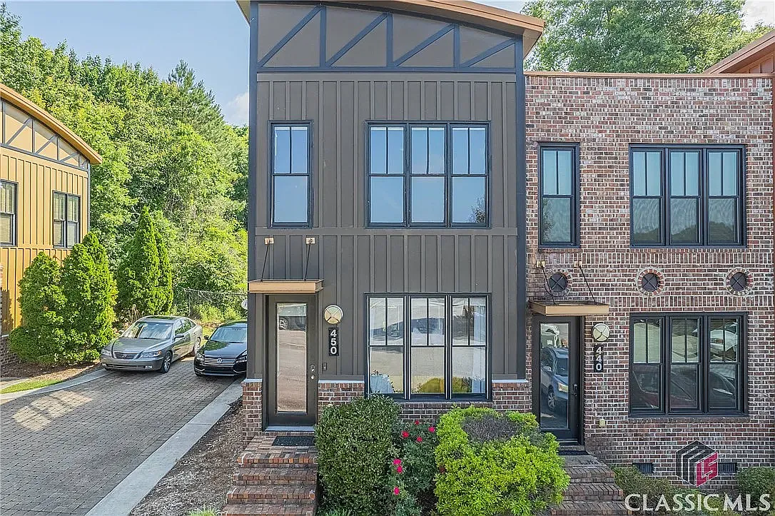 1 bed, 1.5 bath, 1056 sqft, $1,850 — Photo 3