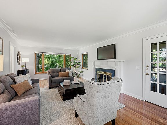 5th image of 3119 N Farmcrest Dr