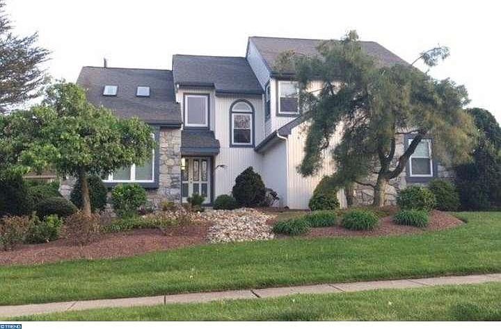 1st image of 40 Columbine Cir