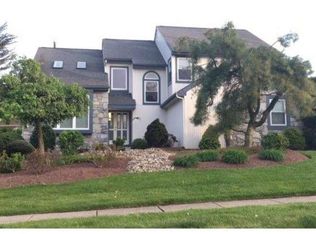 40 Columbine Cir, Newtown, PA 18940