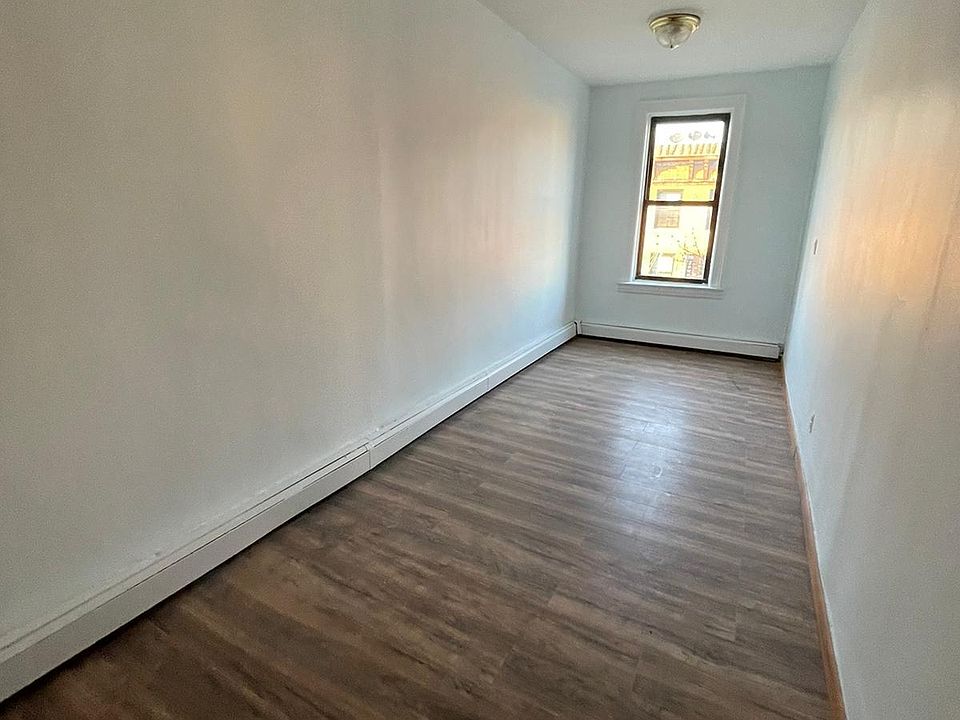 2nd image of 5660 Myrtle Ave #2